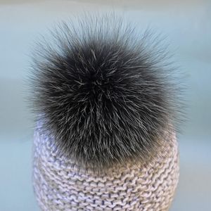 Product preview: Kožešinová bambule na čepici polární liška barvená - šedá