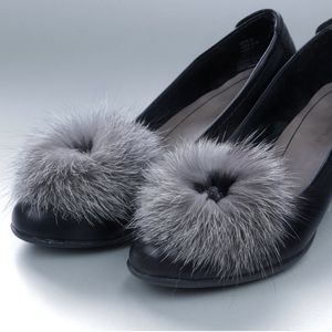 Product preview: Fur shoe clips - brooch