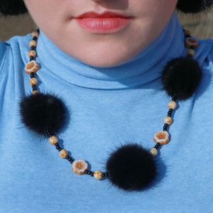 Náhled výrobku: Kožešinový náhrdelník, norek - kytičky