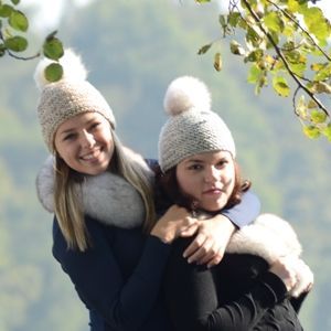 Product preview: Pletená čepice s kožešinovou bambulí