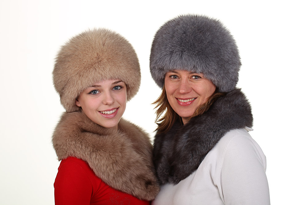 Čepice a límce z barvené lišky